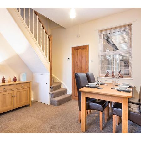 Апартаменты Beautiful 2 Bed With Free Parking - Pass The Keys Йорк Экстерьер фото