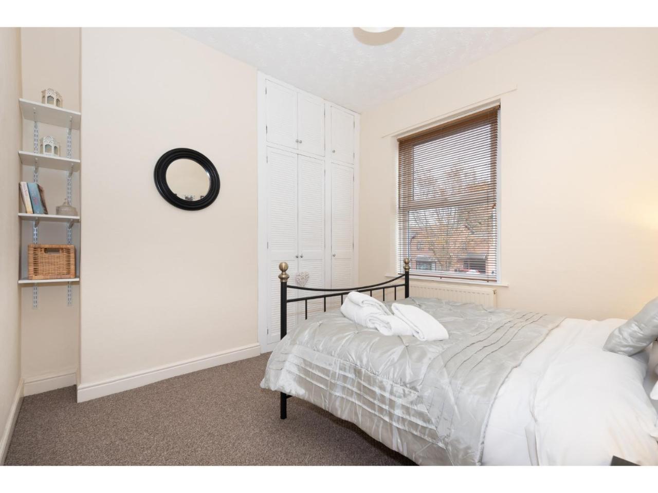 Апартаменты Beautiful 2 Bed With Free Parking - Pass The Keys Йорк Экстерьер фото