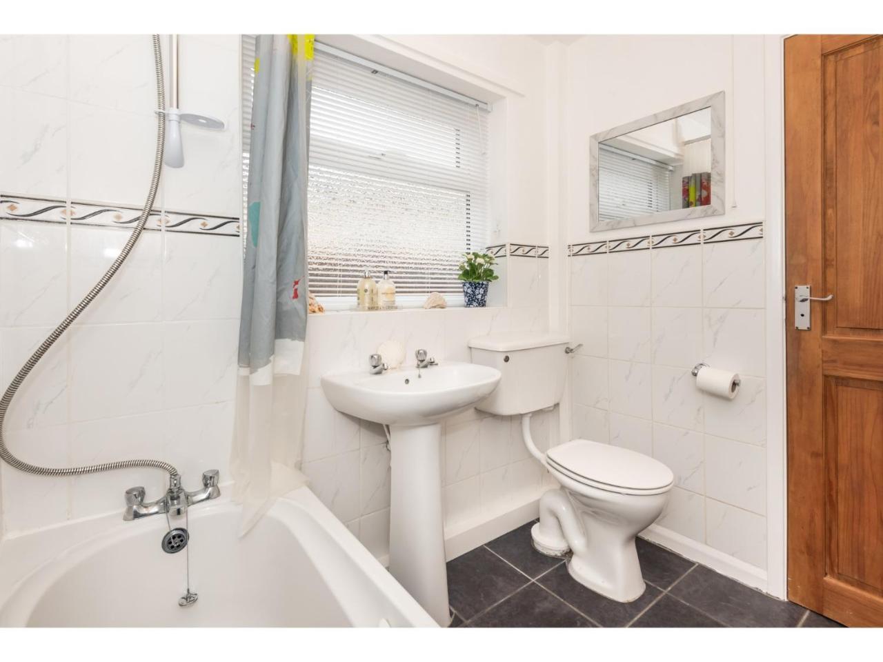 Апартаменты Beautiful 2 Bed With Free Parking - Pass The Keys Йорк Экстерьер фото