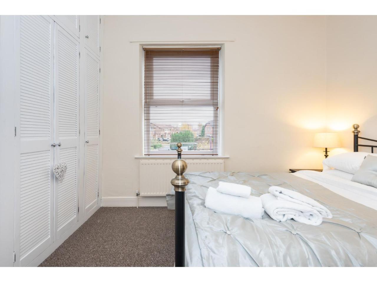 Апартаменты Beautiful 2 Bed With Free Parking - Pass The Keys Йорк Экстерьер фото