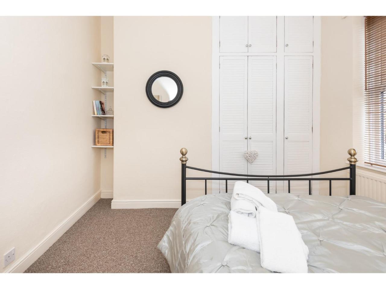 Апартаменты Beautiful 2 Bed With Free Parking - Pass The Keys Йорк Экстерьер фото